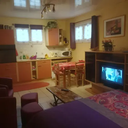 Maison Bed & Breakfast *